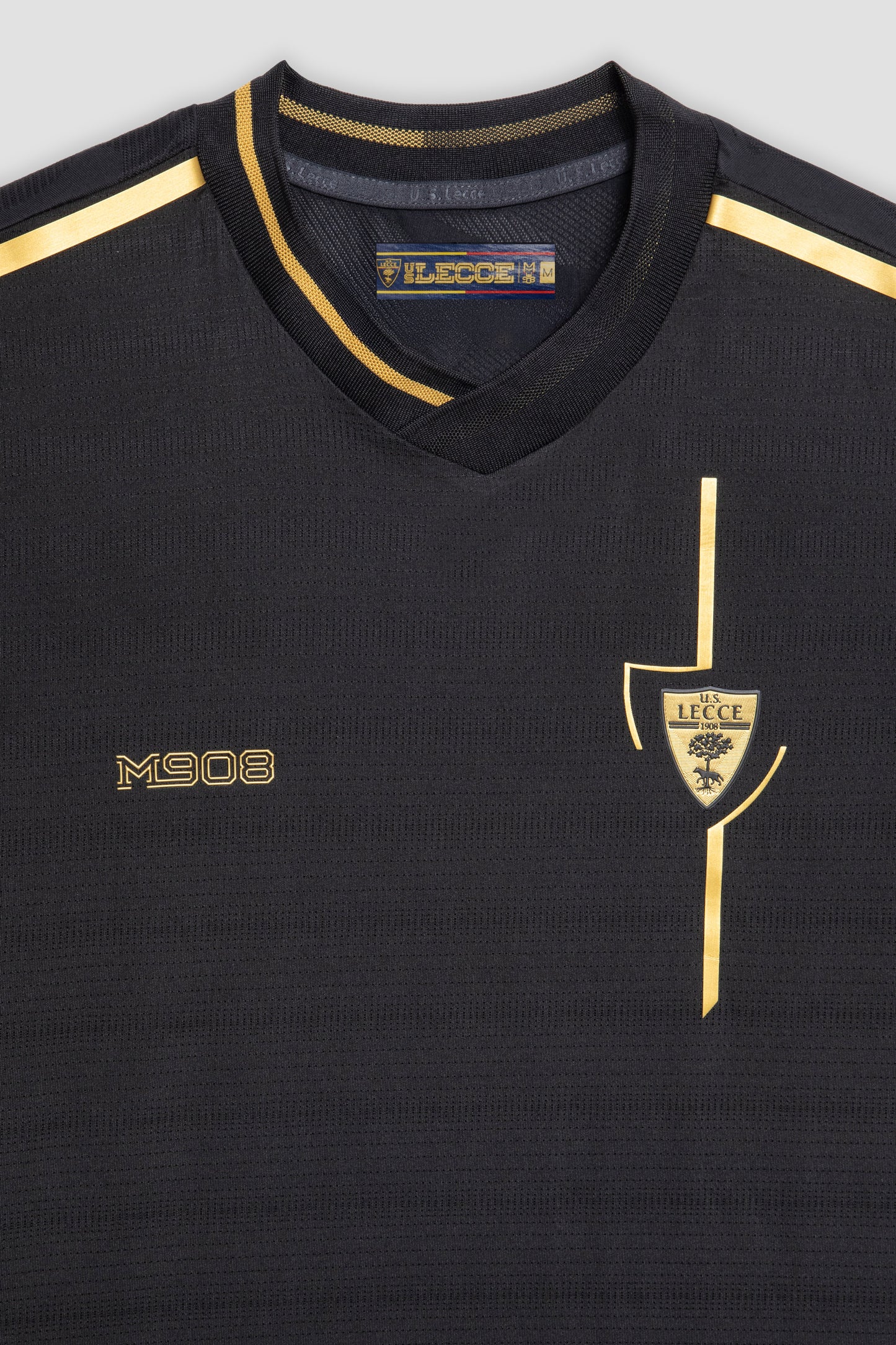 T-shirt Pre-Match nera e oro