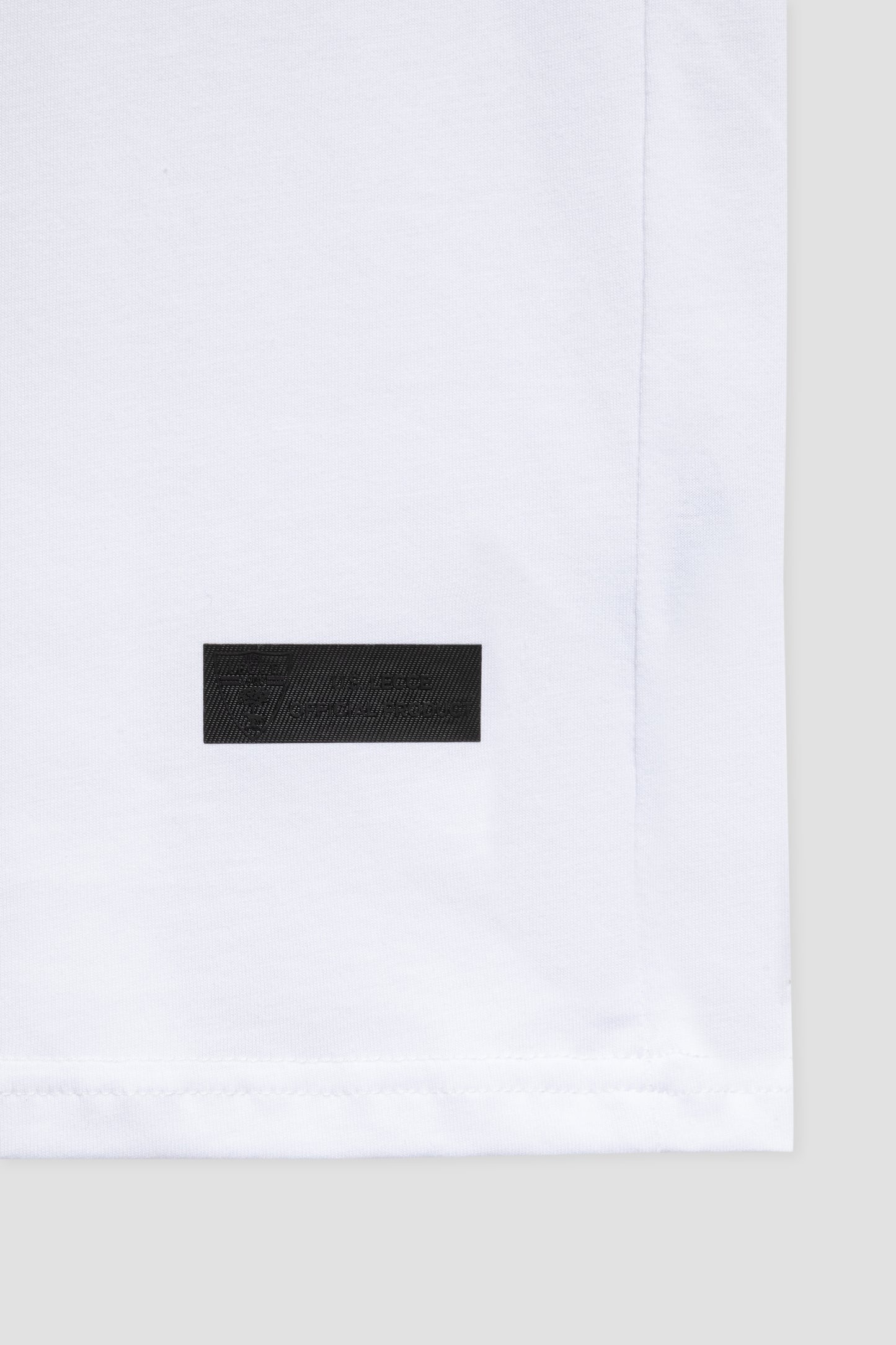 T-shirt bianca con scollo a V