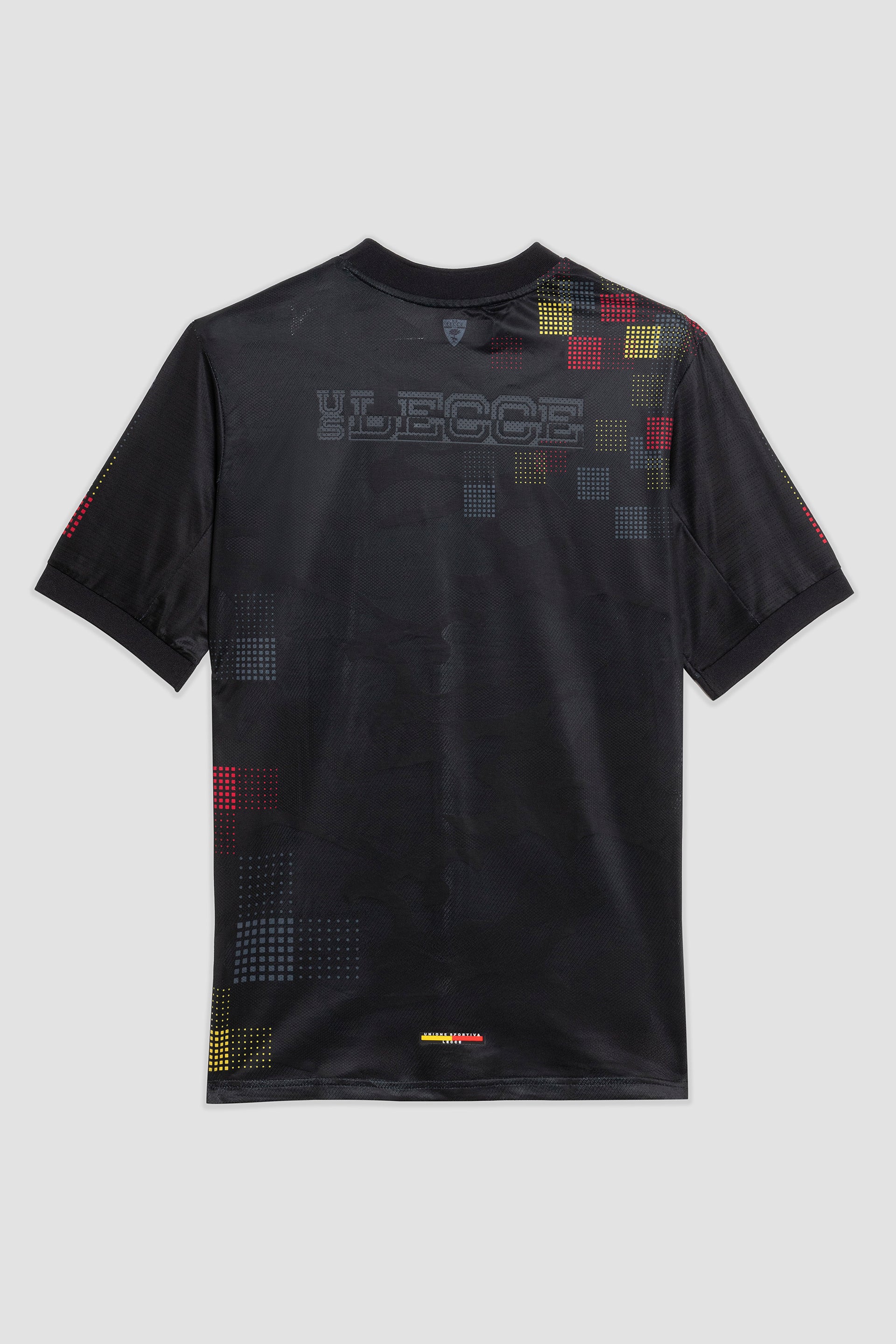 Black pre-match t-shirt with geometric pattern